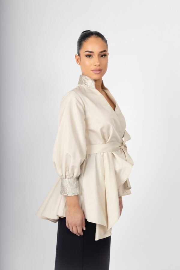 SOPHISTICATED Top - Image 3
