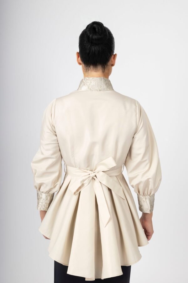 SOPHISTICATED Top - Image 5