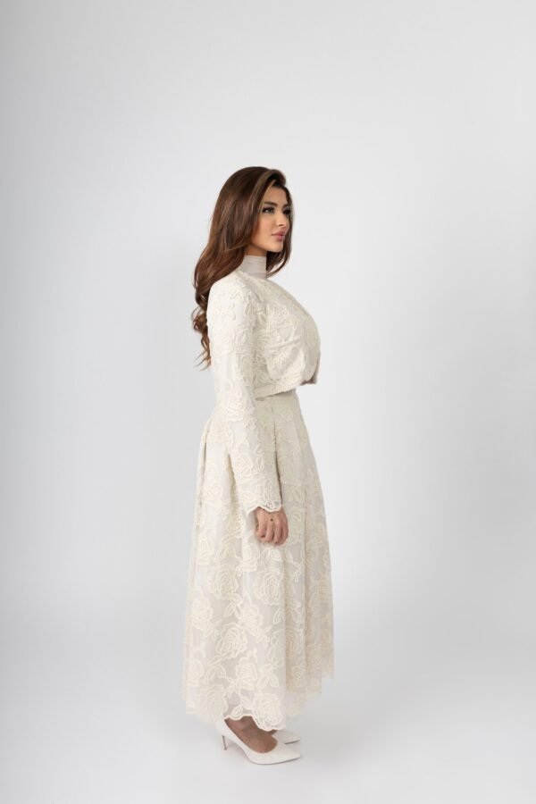 AMOUR Lace Skirt - Image 2