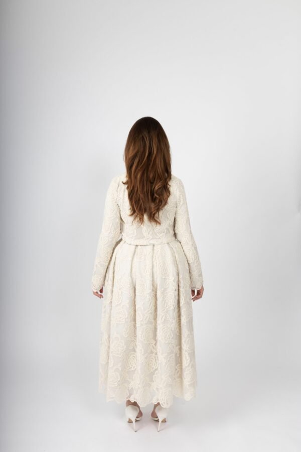 AMOUR Lace Skirt - Image 3